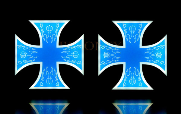 krzyz niebiesko bialy 3 4 600x378 - 1 Paar LKW LED Leuchtschilder 24V Kreuz