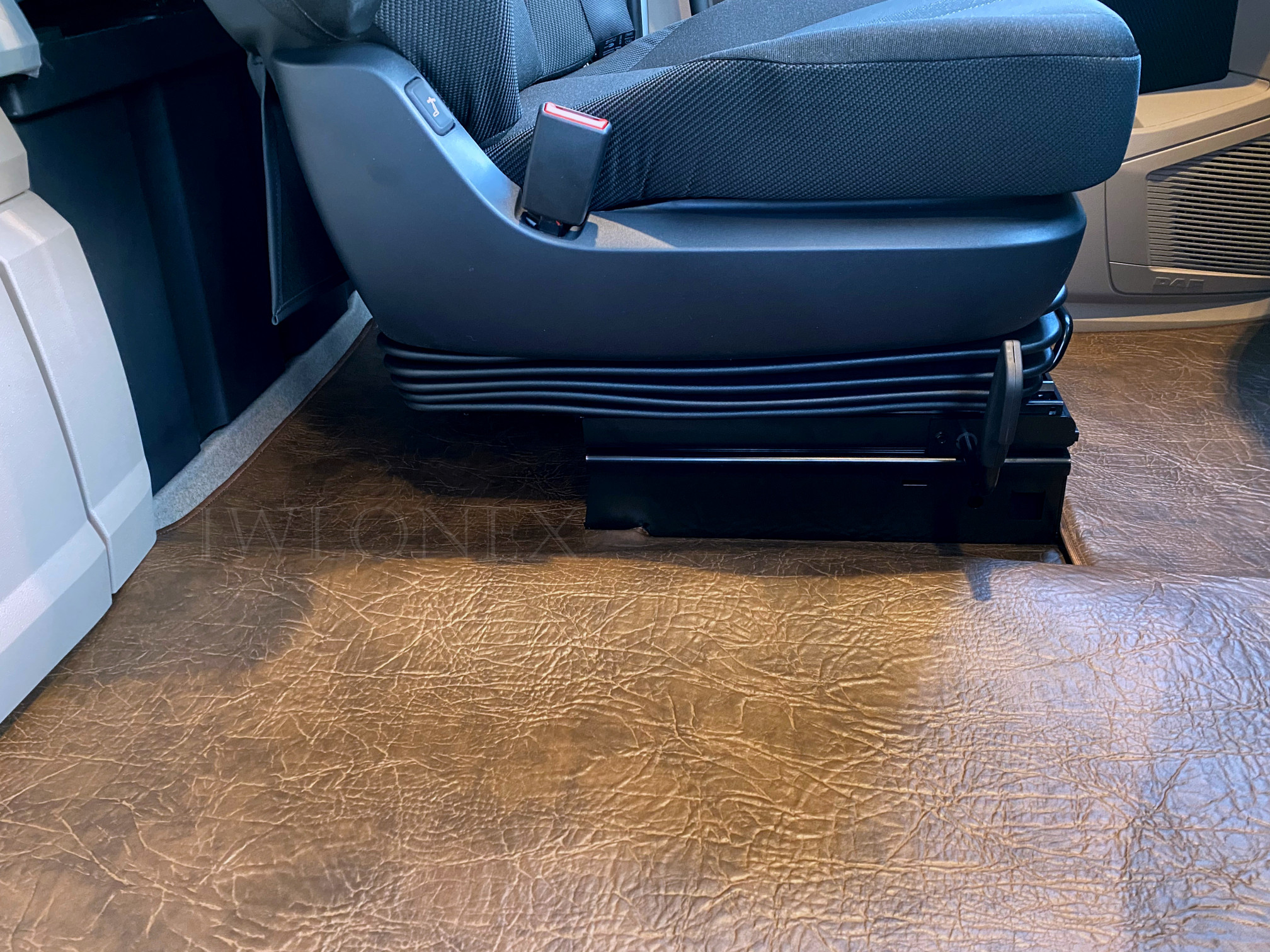 Fußmatten mit Sitzsockelverkleidung passend für DAF XG+/XG